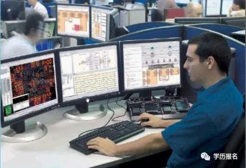 游戲玩家又愛又恨的職業(yè) 游戲開發(fā)工程師與互聯(lián)網(wǎng)游戲設(shè)計(jì)